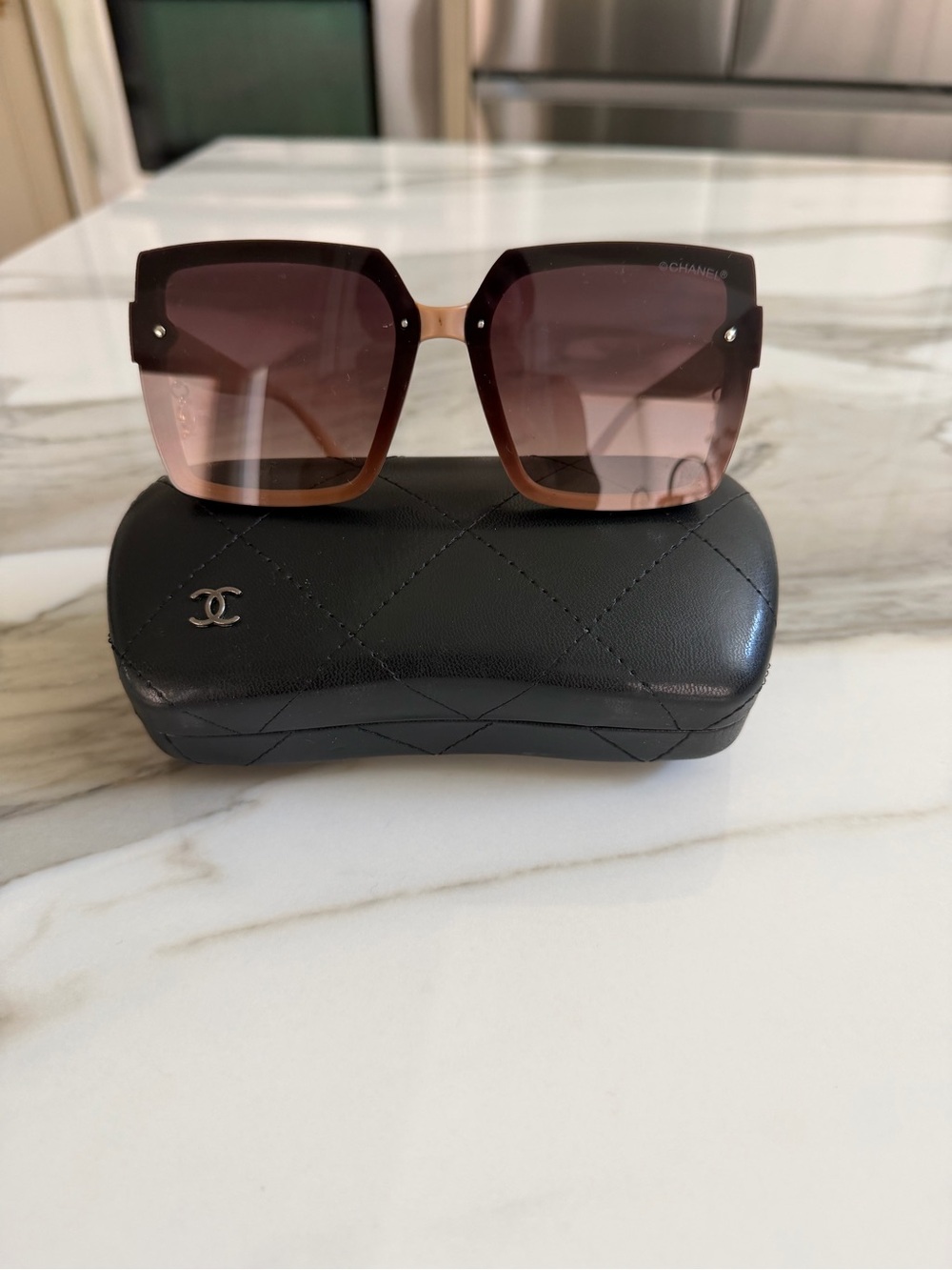 Gradient Brown Square Sunglasses inspired look with case